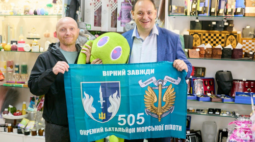 Декор, текстиль та подарунки: ветеран Віталій Карамушко відкрив магазин "Емоція" в Івано-Франківську