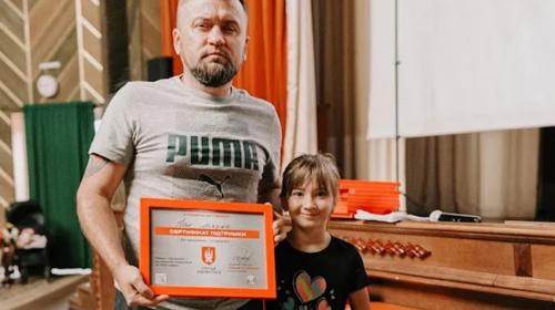 Втратив око та пережив полон: захисник Маріуполя Іван Мікула отримав допомогу від "Серця Азовсталі"