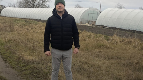 Перетворив сімейну ділянку на сучасну теплицю: історія розвитку бізнесу ветерана Андрія Примака