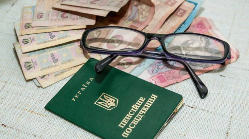Пенсіонерам можуть призупинити виплати з 1 квітня – хто під загрозою