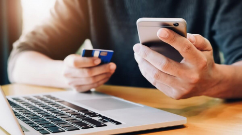 Шахраї полюють на волонтерів – як аферисти виманюють гроші зі зборів на підтримку ЗСУ