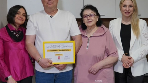 "У мене аж сльози навертаються": захисник Маріуполя Олександр Довженко отримав квартиру від Фонду Ріната Ахметова